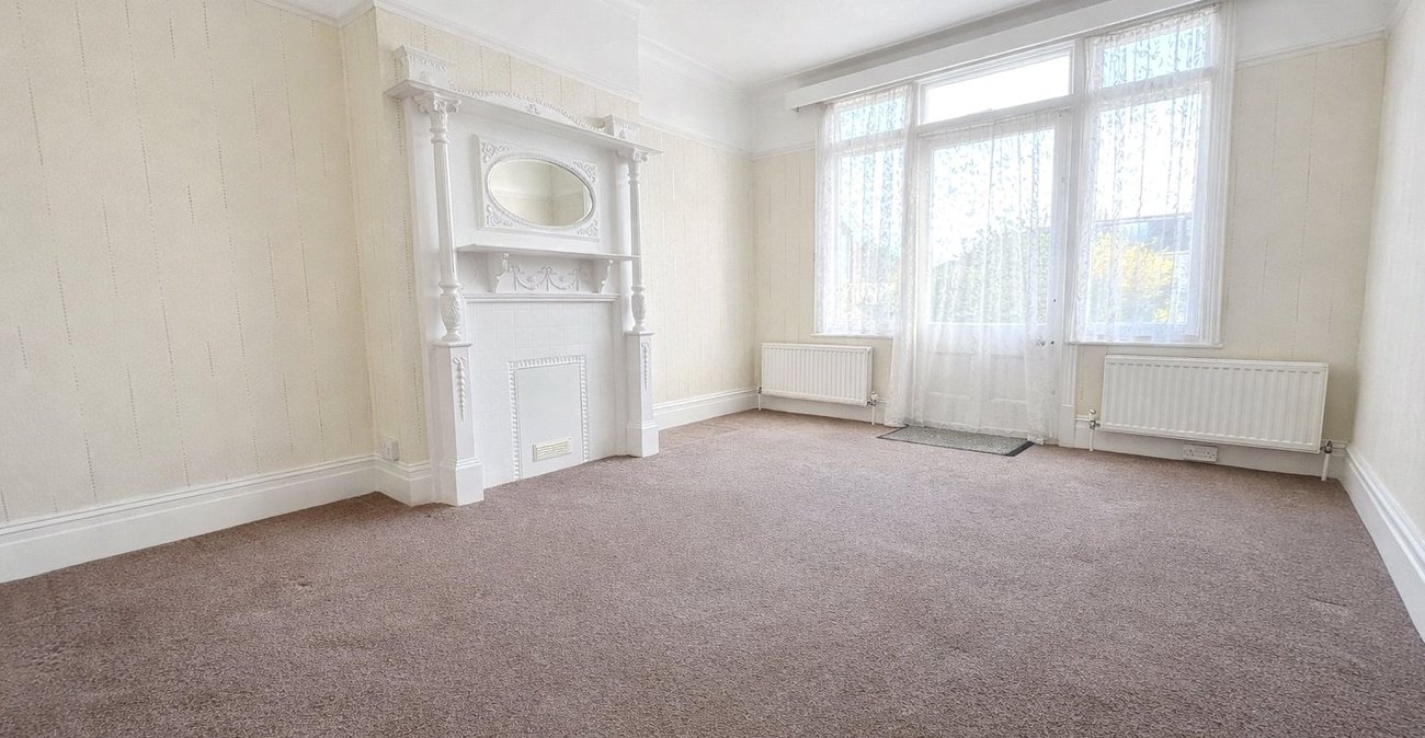 4 bedroom house for sale in London | Robinson Jackson