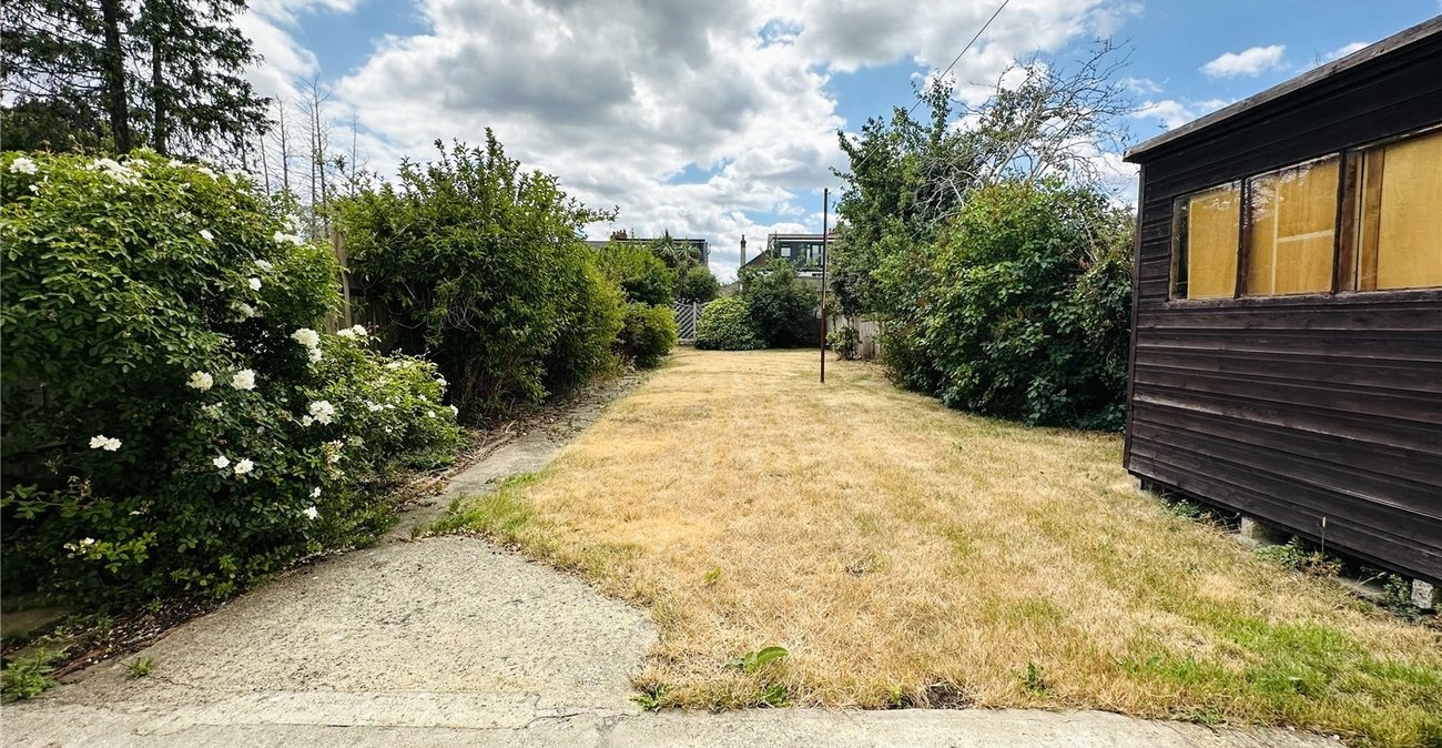 4 bedroom house for sale in London | Robinson Jackson