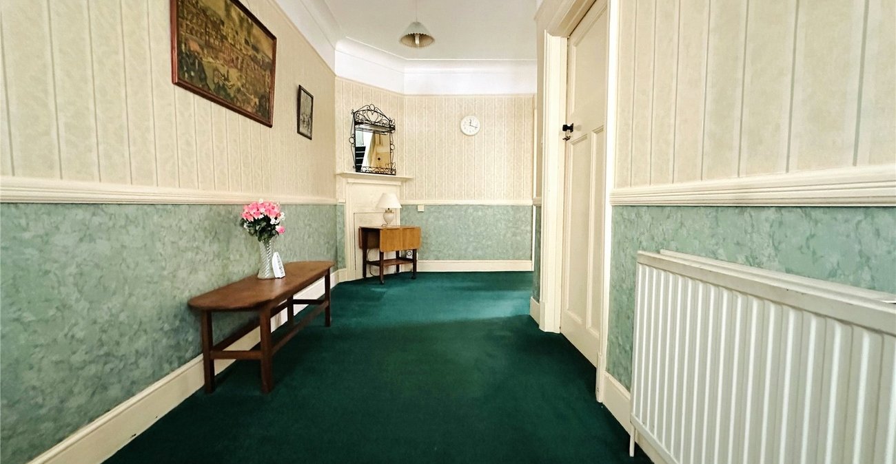 4 bedroom house for sale in London | Robinson Jackson