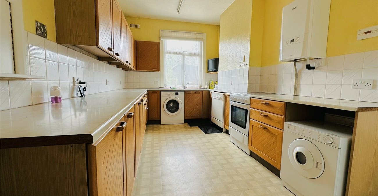 4 bedroom house for sale in London | Robinson Jackson