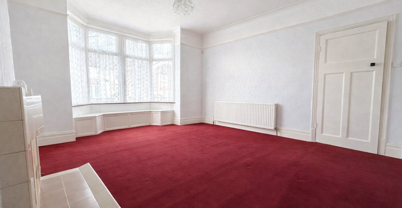 4 bedroom house for sale in London | Robinson Jackson