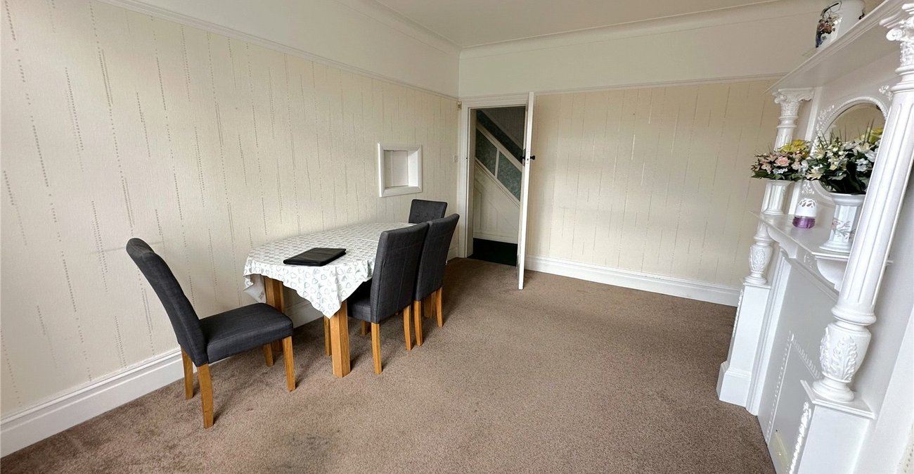 4 bedroom house for sale in London | Robinson Jackson