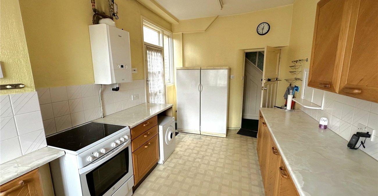 4 bedroom house for sale in London | Robinson Jackson