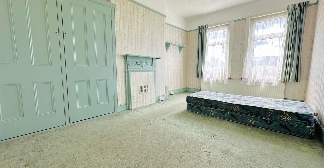 4 bedroom house for sale in London | Robinson Jackson