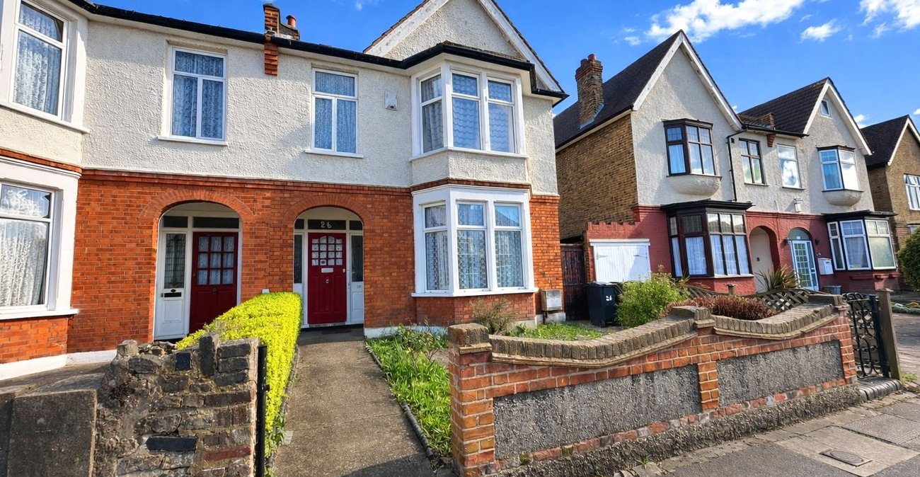 4 bedroom house for sale in London | Robinson Jackson