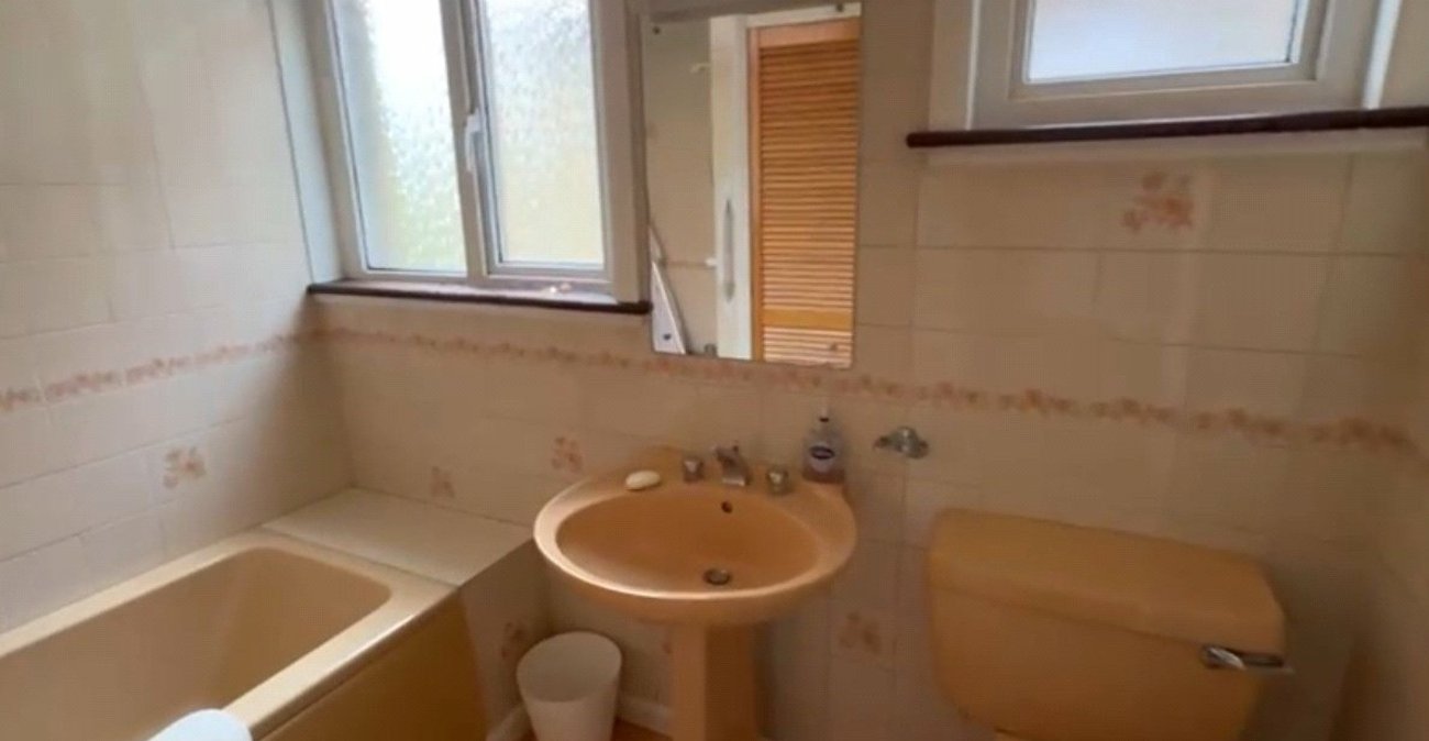 4 bedroom house for sale in London | Robinson Jackson