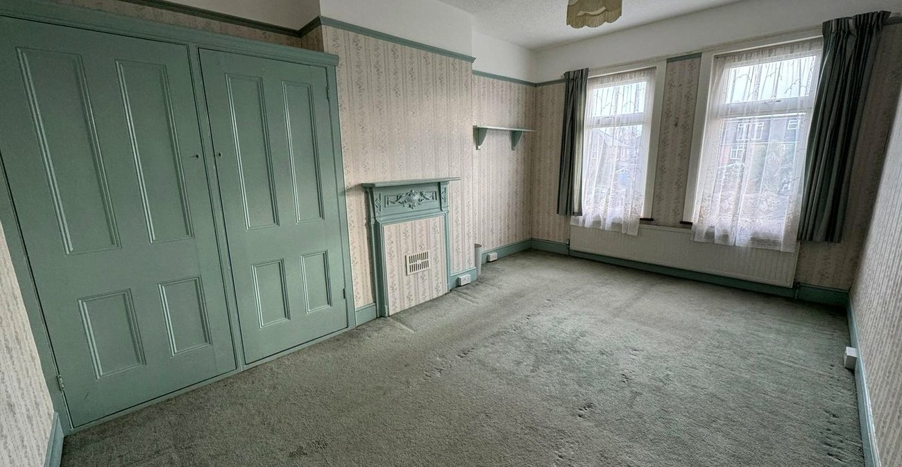 4 bedroom house for sale in London | Robinson Jackson