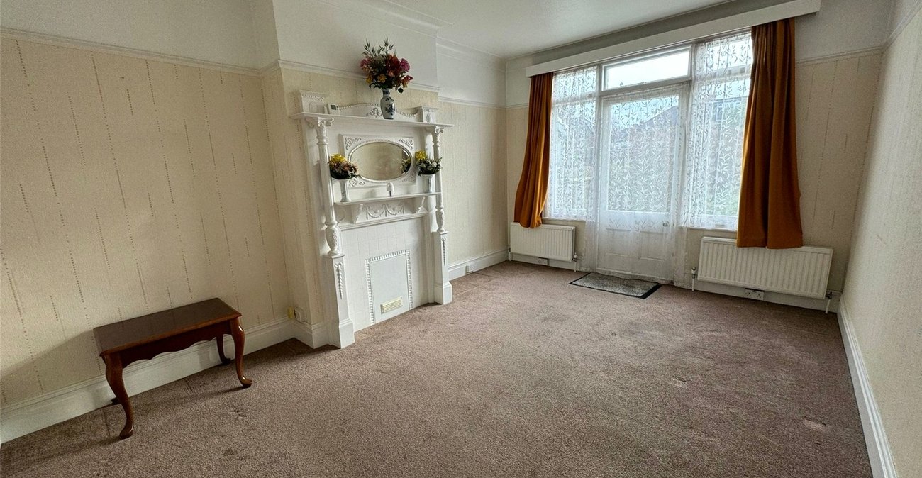 4 bedroom house for sale in London | Robinson Jackson