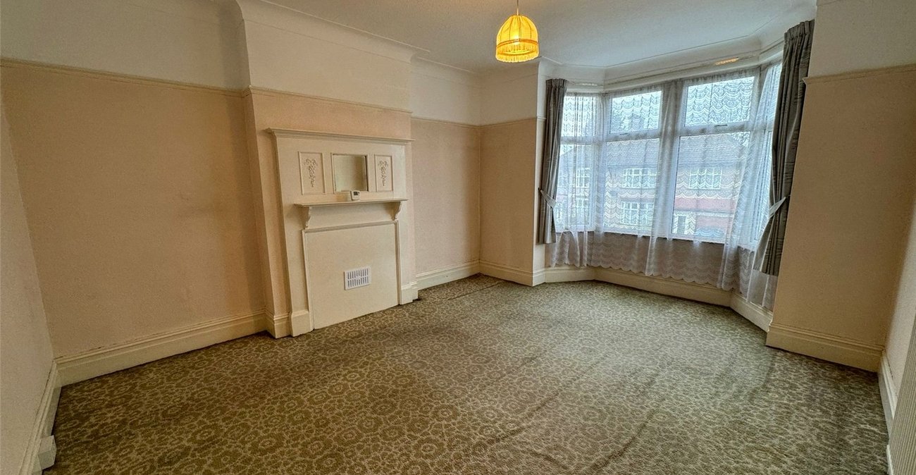 4 bedroom house for sale in London | Robinson Jackson