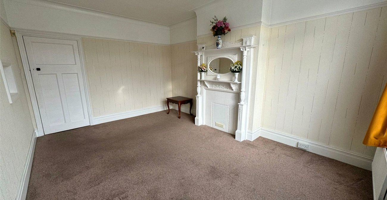 4 bedroom house for sale in London | Robinson Jackson