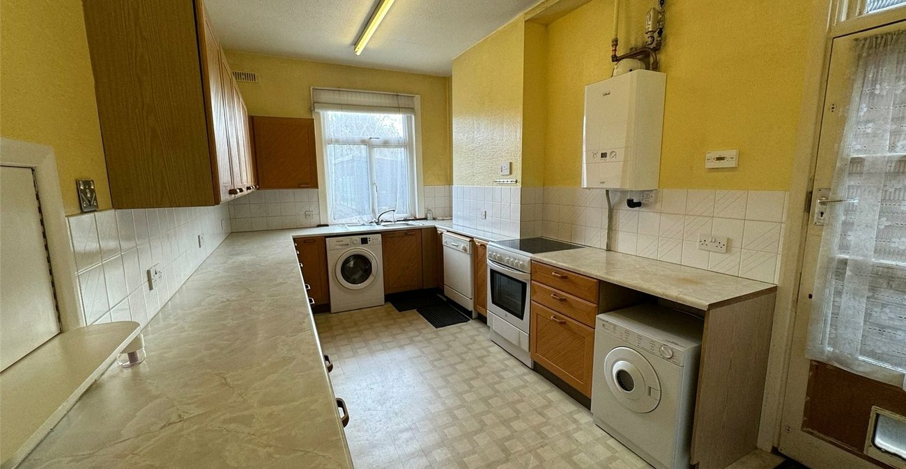 4 bedroom house for sale in London | Robinson Jackson