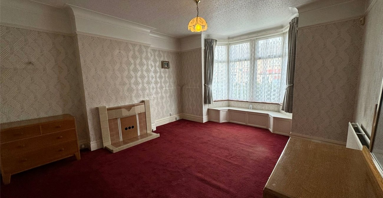 4 bedroom house for sale in London | Robinson Jackson