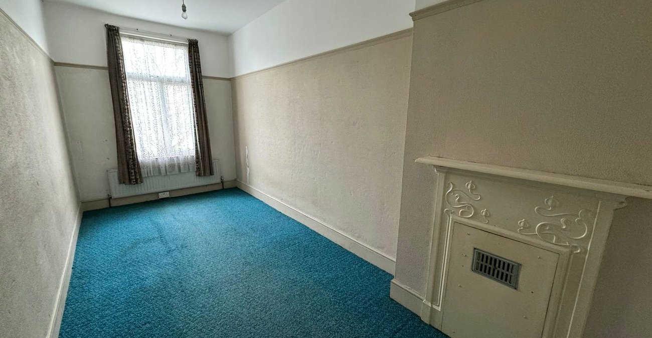 4 bedroom house for sale in London | Robinson Jackson