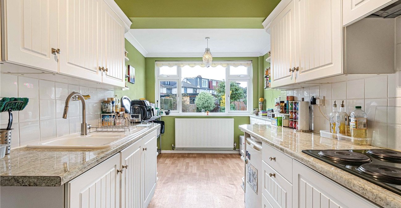 3 bedroom house for sale in Welling | Robinson Jackson