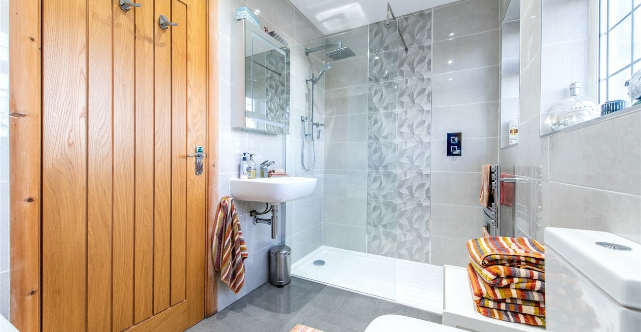 4 bedroom house for sale in Chalk | Robinson Michael & Jackson