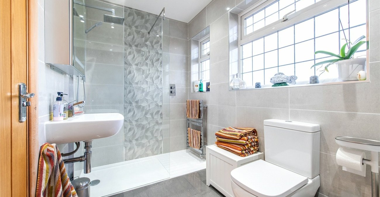 4 bedroom house for sale in Chalk | Robinson Michael & Jackson