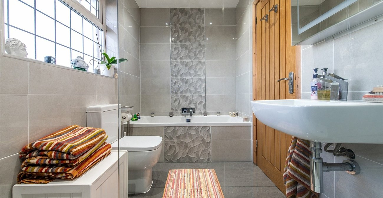 4 bedroom house for sale in Chalk | Robinson Michael & Jackson