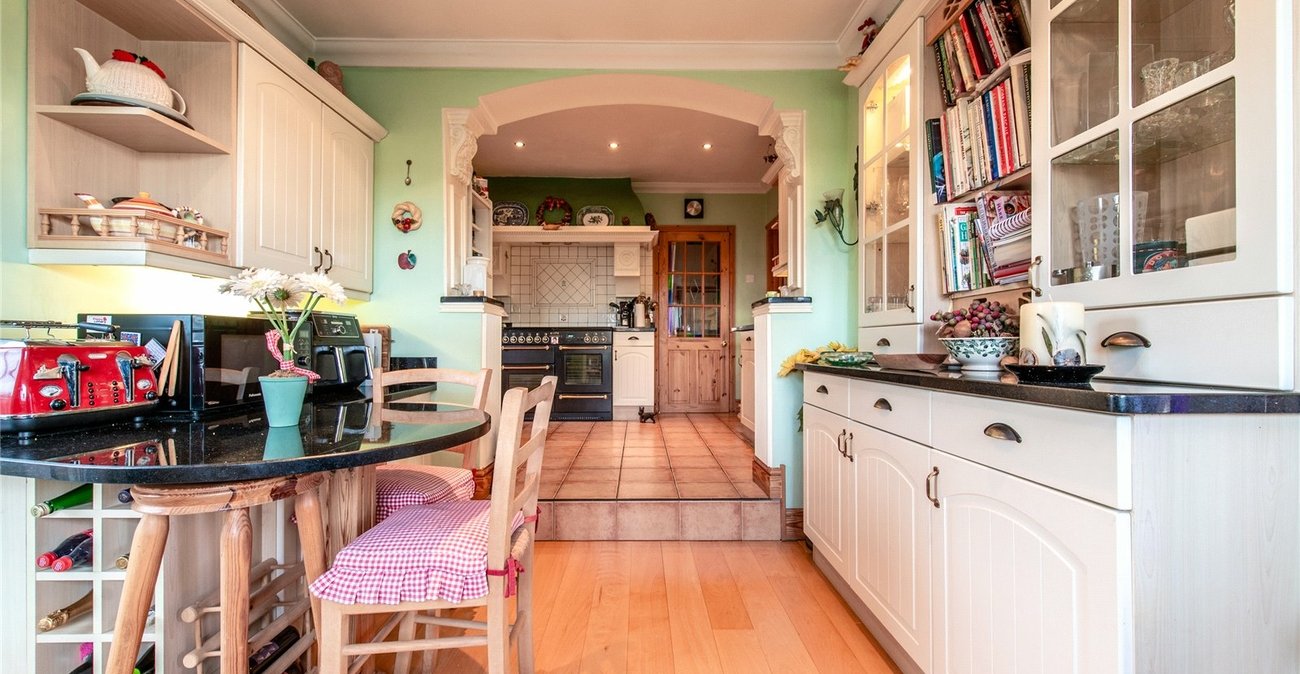 4 bedroom house for sale in Chalk | Robinson Michael & Jackson