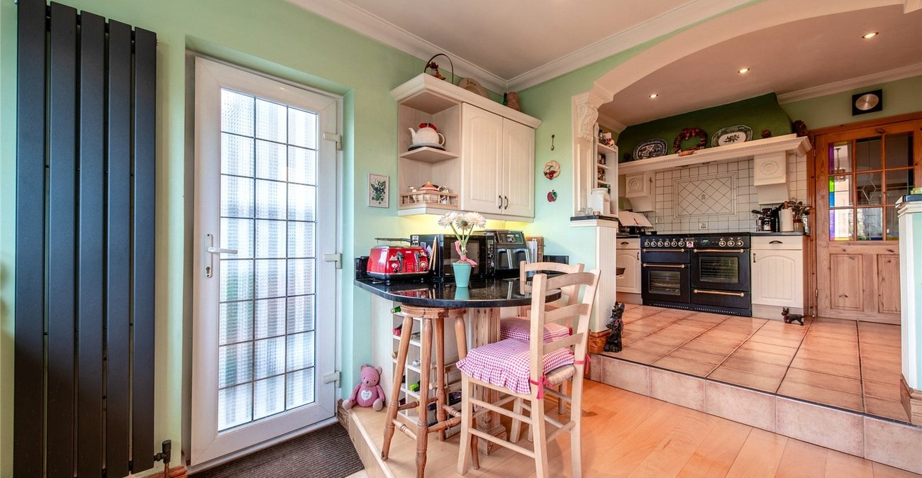 4 bedroom house for sale in Chalk | Robinson Michael & Jackson