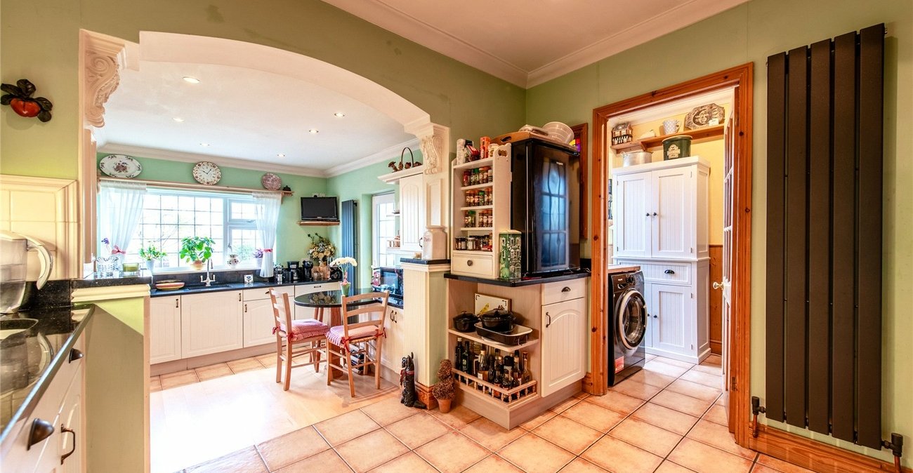 4 bedroom house for sale in Chalk | Robinson Michael & Jackson