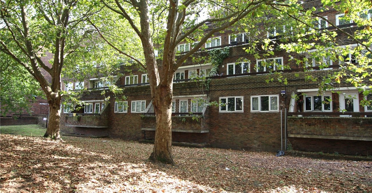 2 bedroom property for sale in London | Robinson Jackson