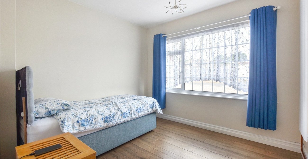 3 bedroom bungalow for sale in Dartford | Robinson Jackson