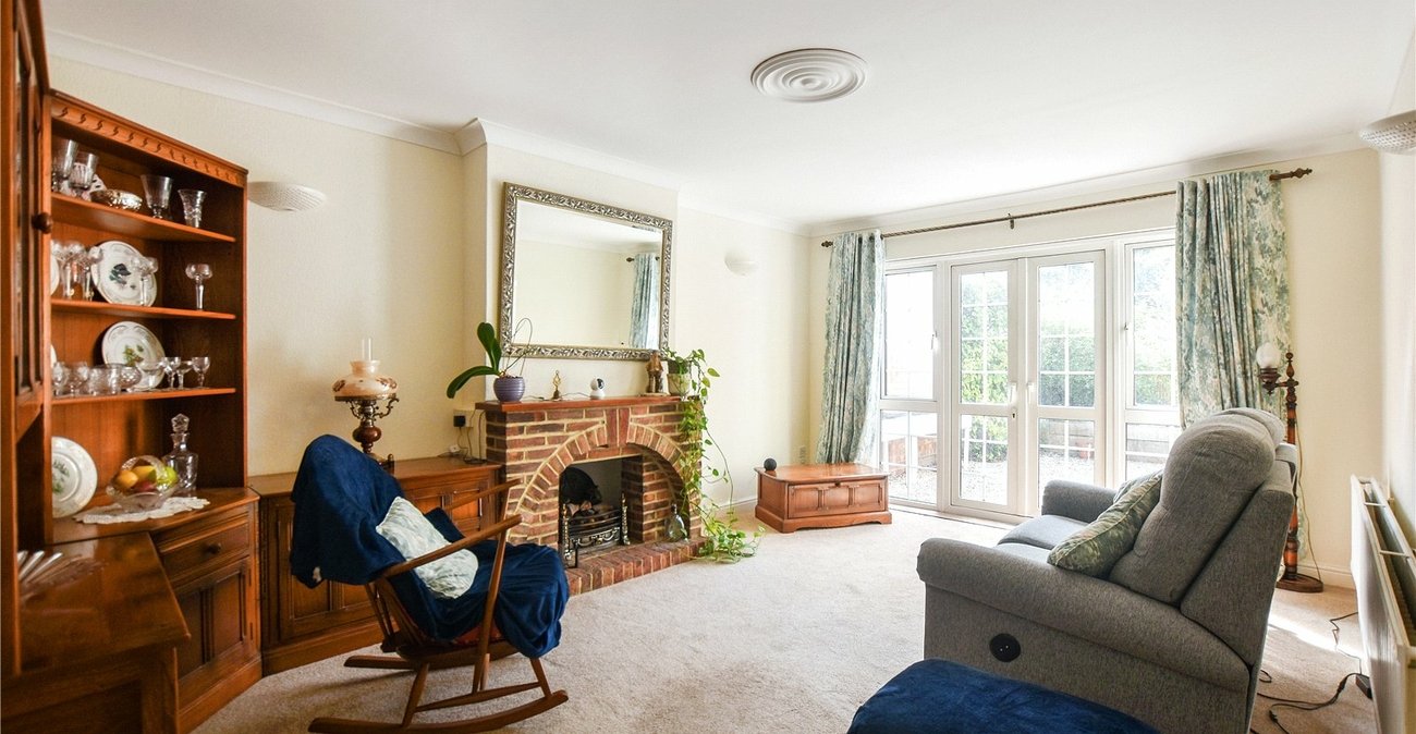 3 bedroom bungalow for sale in Dartford | Robinson Jackson