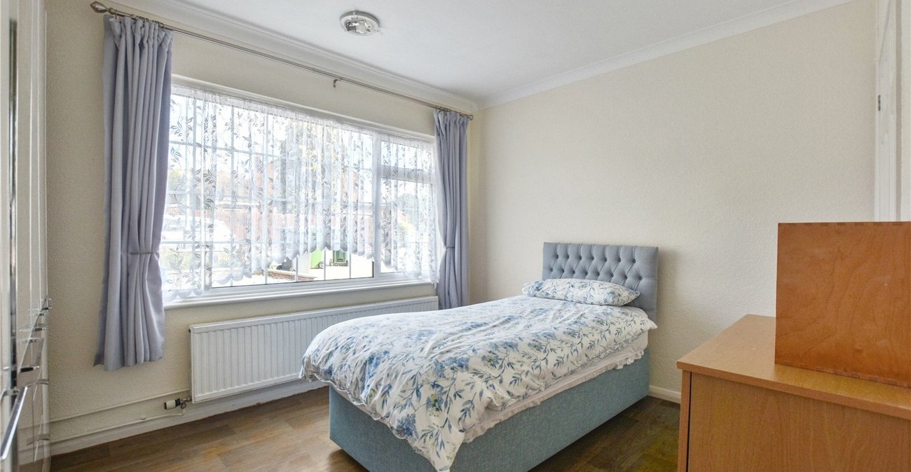 3 bedroom bungalow for sale in Dartford | Robinson Jackson