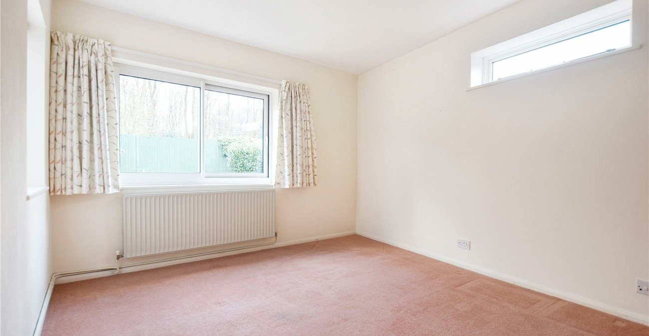 3 bedroom bungalow for sale in Dartford | Robinson Jackson