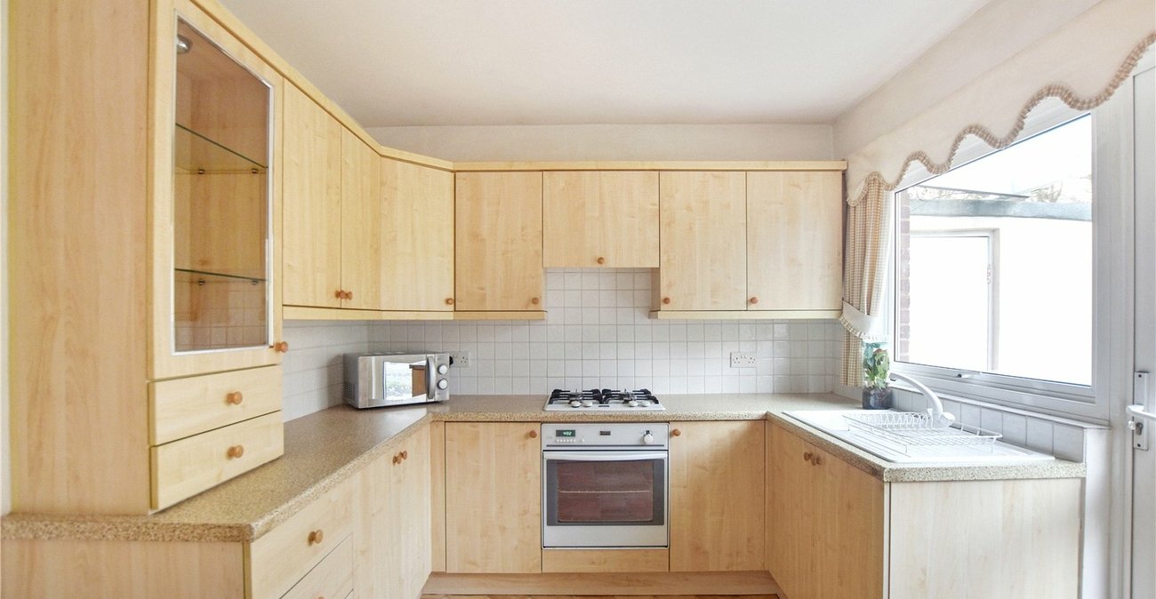 3 bedroom bungalow for sale in Dartford | Robinson Jackson