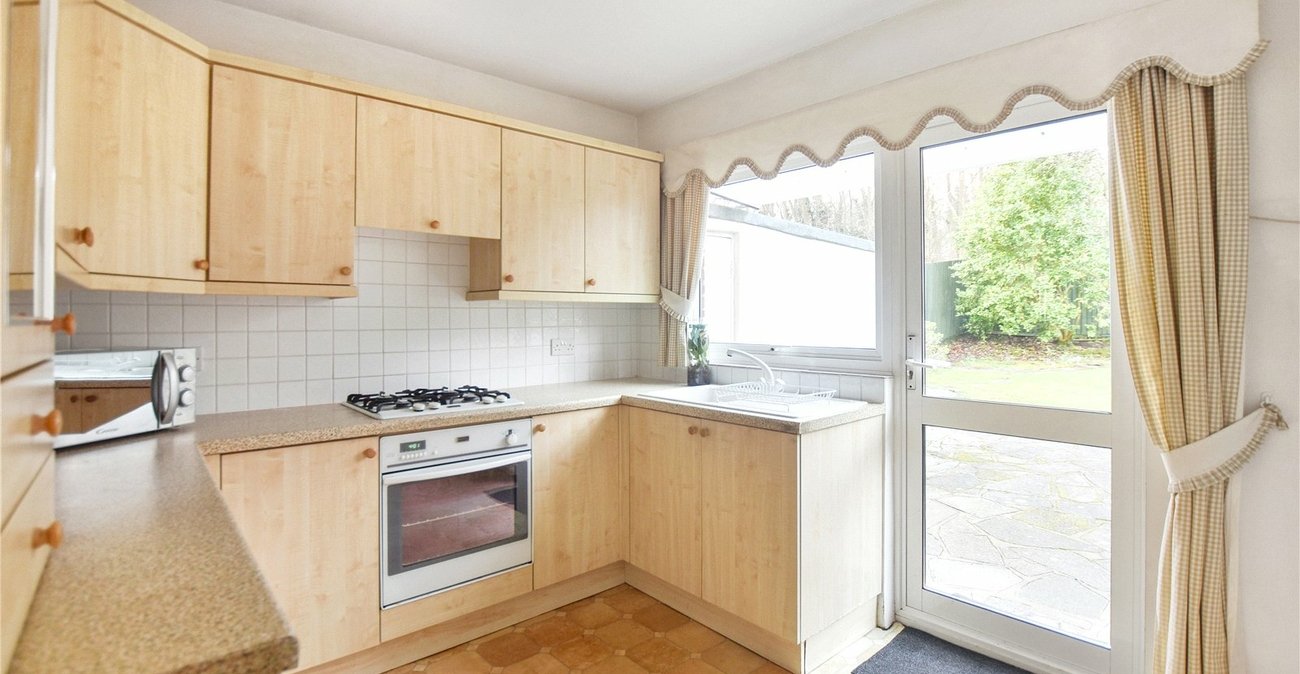 3 bedroom bungalow for sale in Dartford | Robinson Jackson