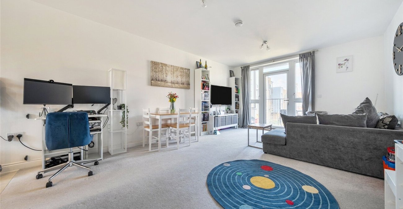 2 bedroom property for sale in Castle Hill | Robinson Jackson