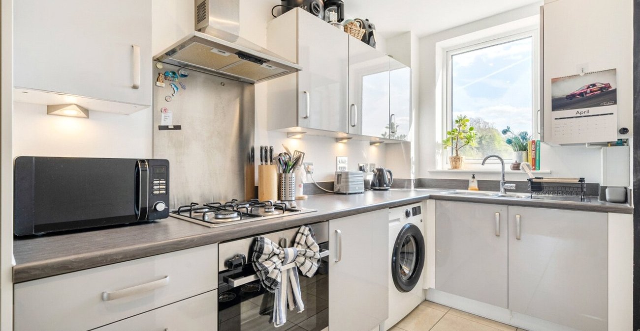 2 bedroom property for sale in Castle Hill | Robinson Jackson