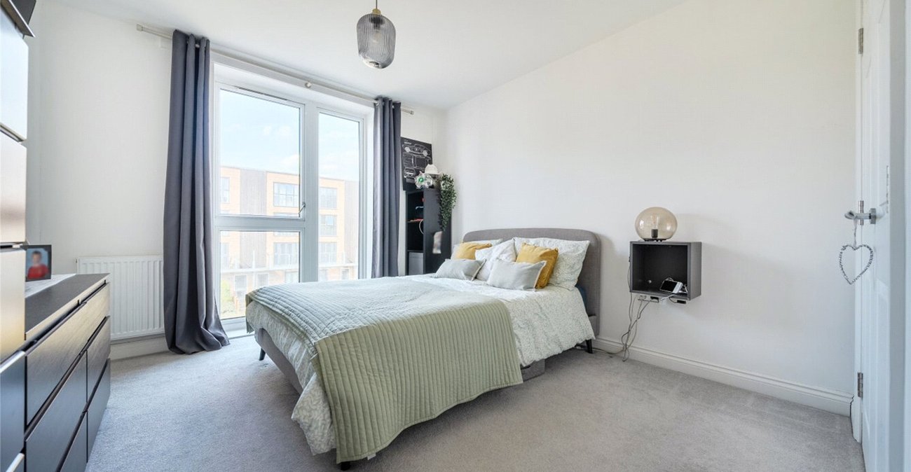 2 bedroom property for sale in Castle Hill | Robinson Jackson
