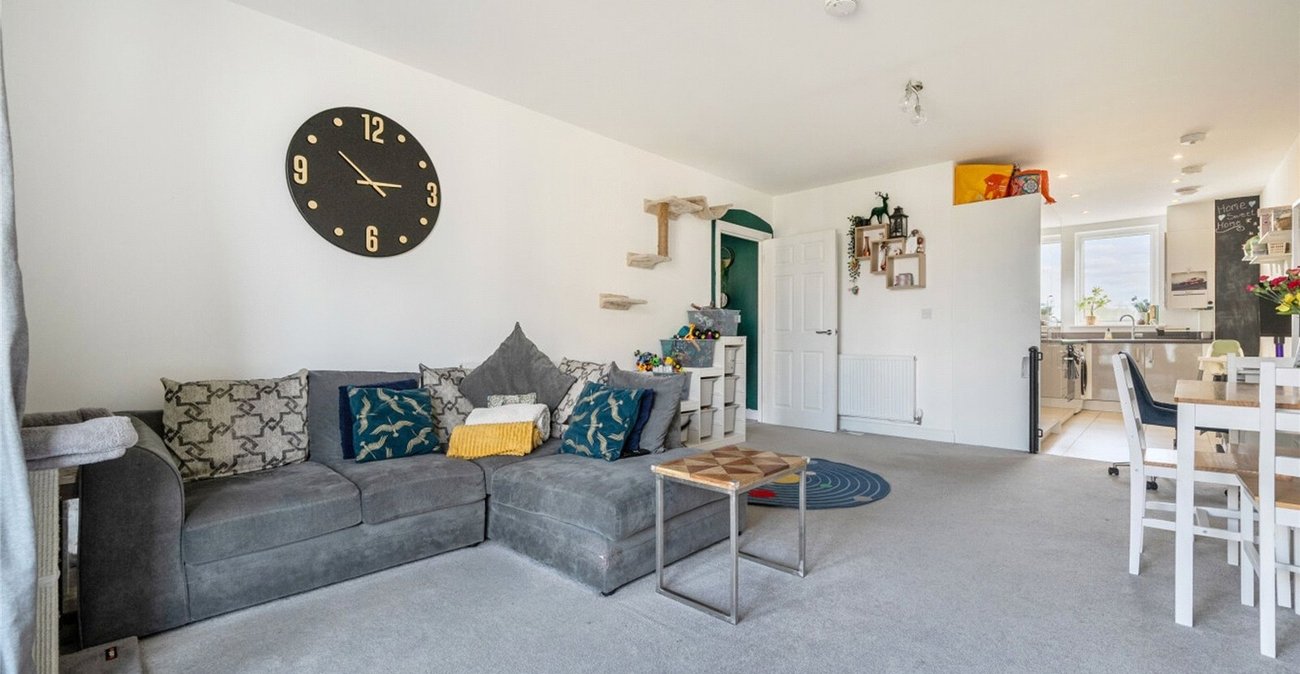 2 bedroom property for sale in Castle Hill | Robinson Jackson
