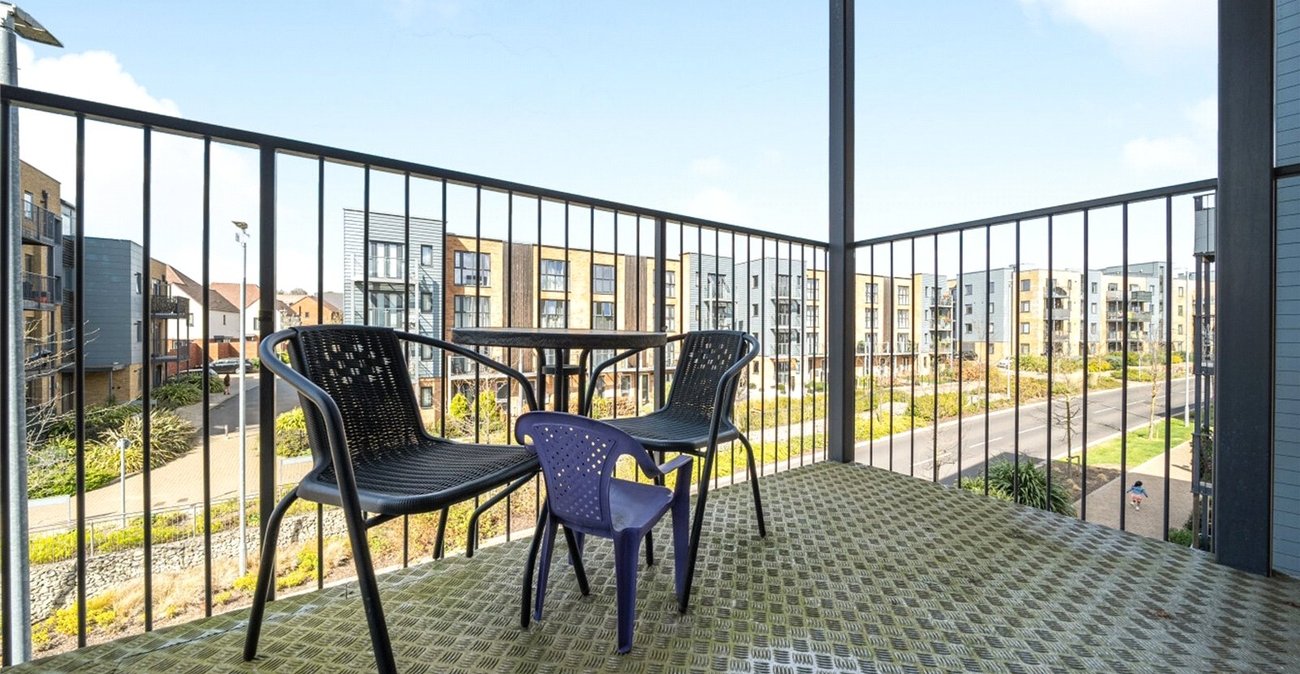 2 bedroom property for sale in Castle Hill | Robinson Jackson