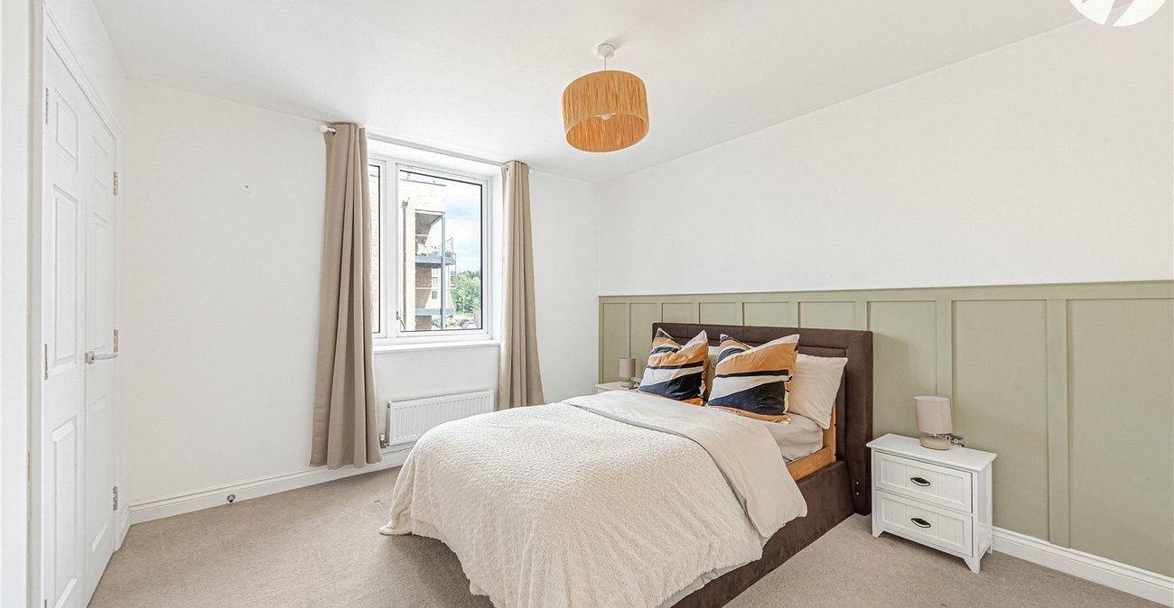 2 bedroom property for sale in Castle Hill | Robinson Jackson