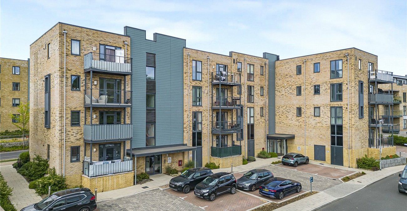 2 bedroom property for sale in Castle Hill | Robinson Jackson