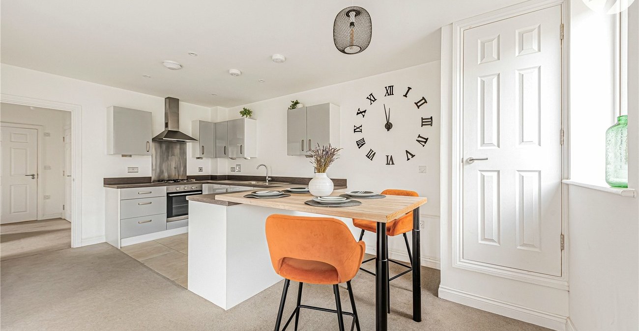 2 bedroom property for sale in Castle Hill | Robinson Jackson