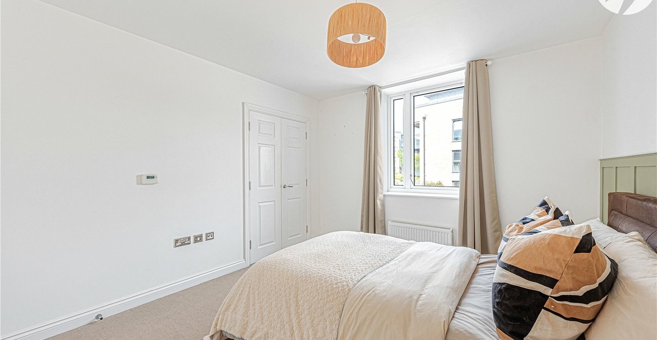 2 bedroom property for sale in Castle Hill | Robinson Jackson