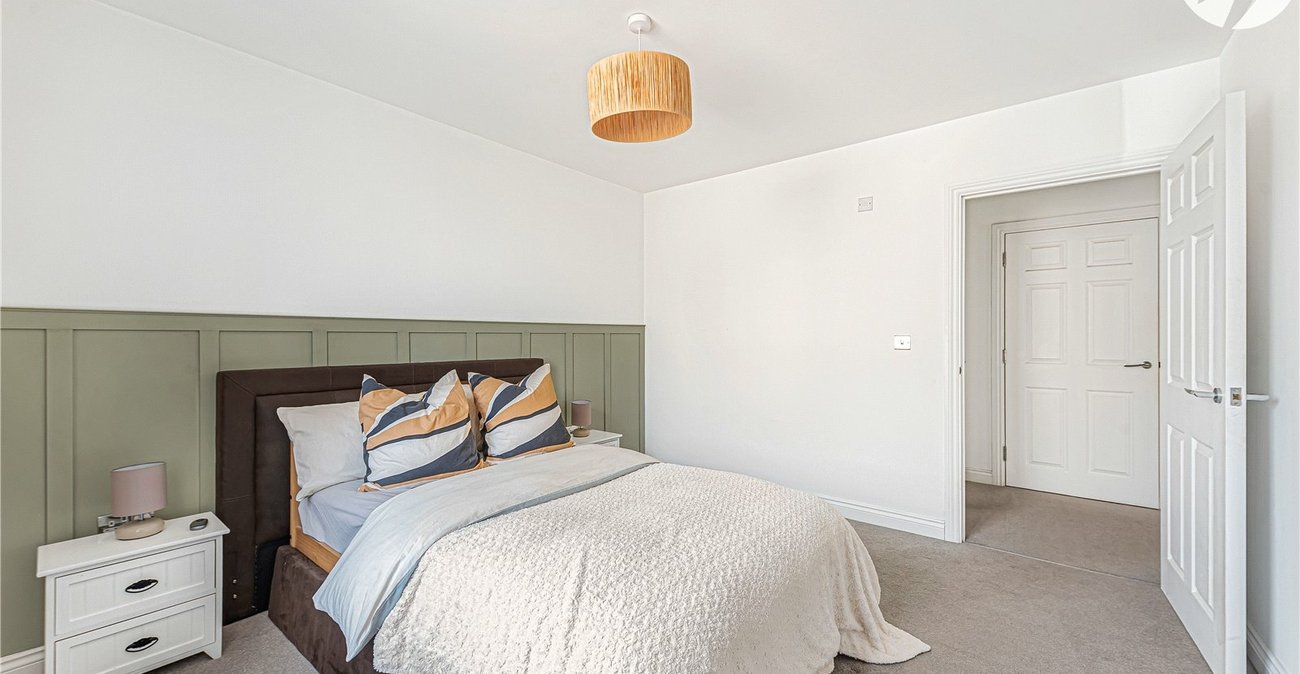 2 bedroom property for sale in Castle Hill | Robinson Jackson