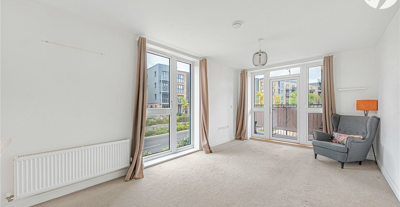 2 bedroom property for sale in Castle Hill | Robinson Jackson
