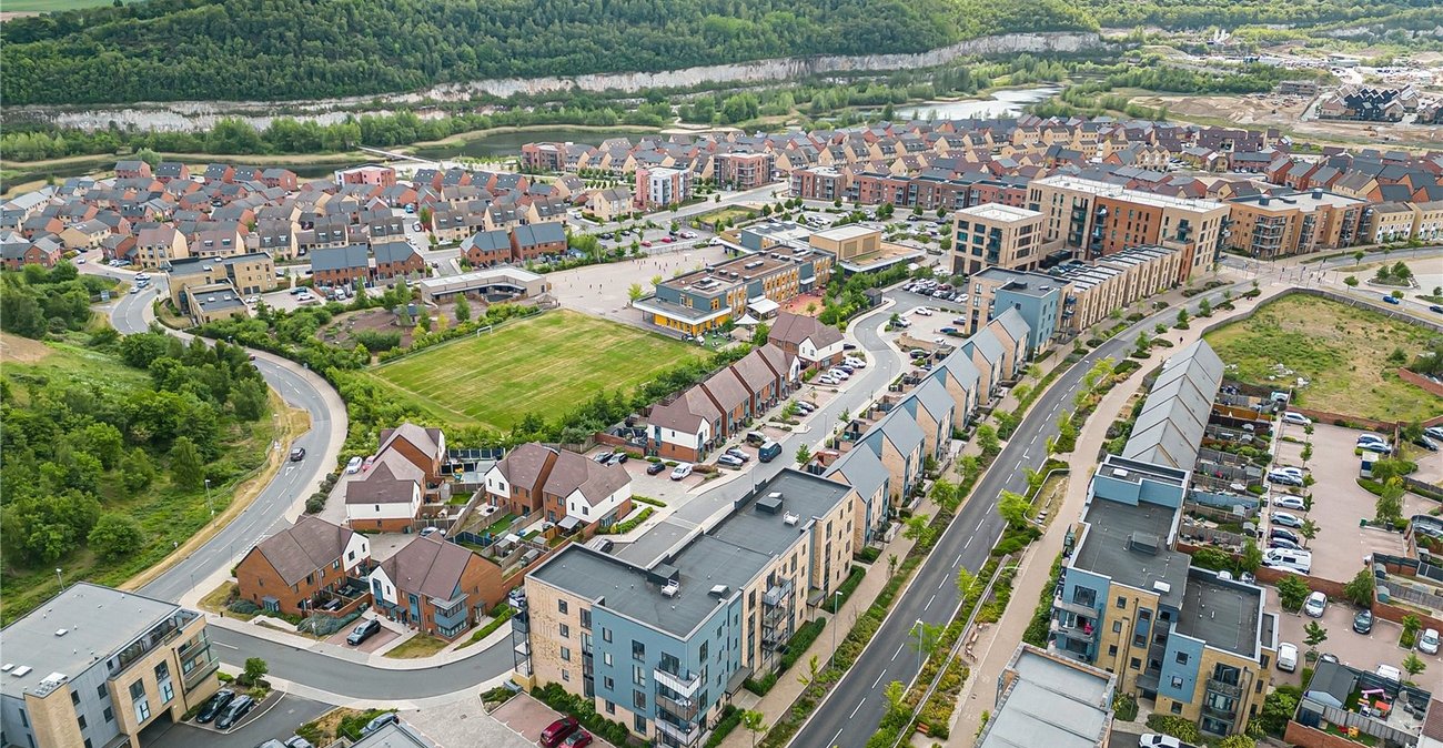 2 bedroom property for sale in Castle Hill | Robinson Jackson