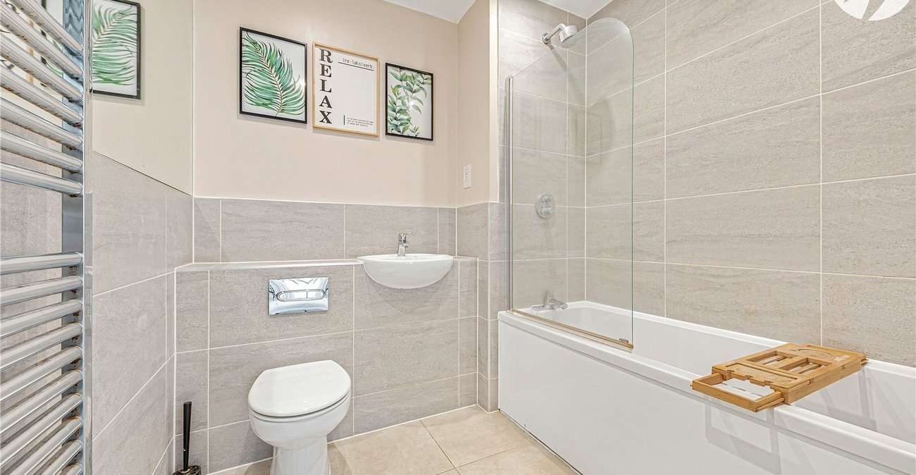 2 bedroom property for sale in Castle Hill | Robinson Jackson