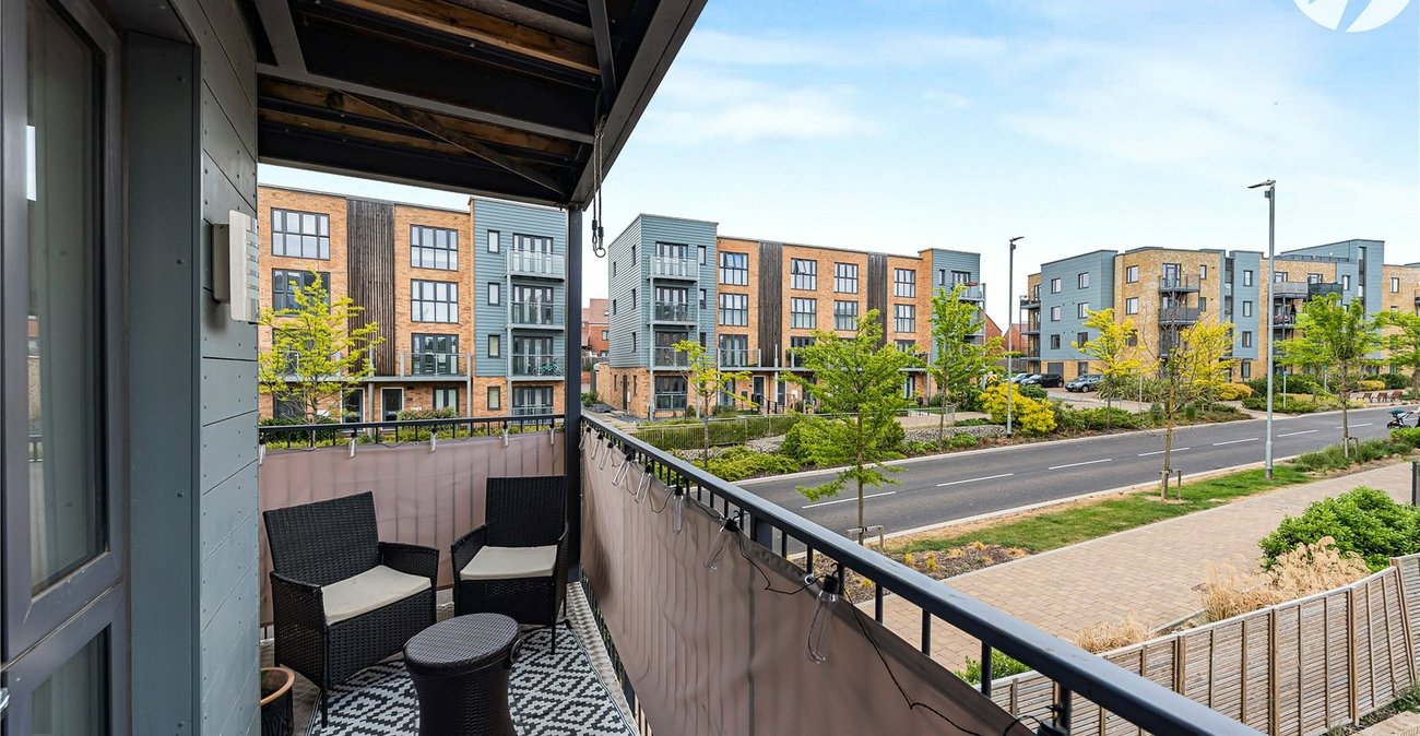 2 bedroom property for sale in Castle Hill | Robinson Jackson