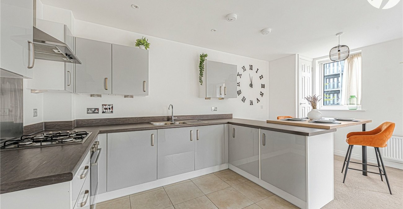 2 bedroom property for sale in Castle Hill | Robinson Jackson