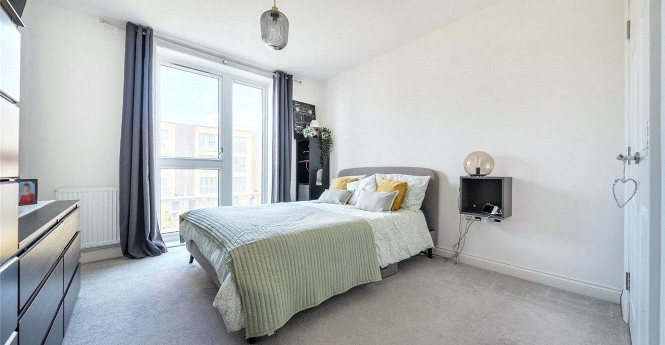 2 bedroom property for sale in Castle Hill | Robinson Jackson