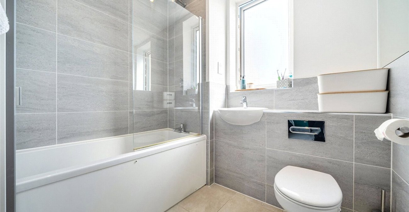2 bedroom property for sale in Castle Hill | Robinson Jackson