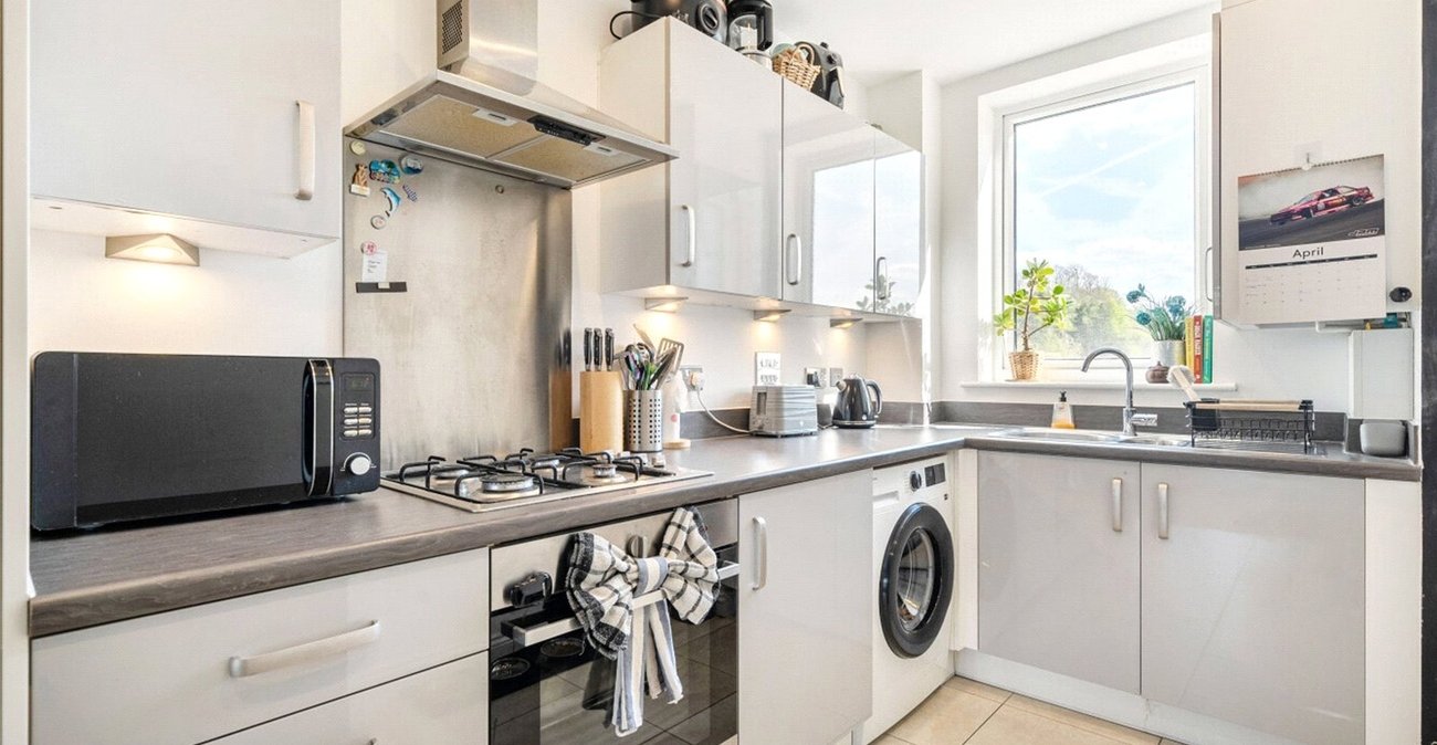 2 bedroom property for sale in Castle Hill | Robinson Jackson