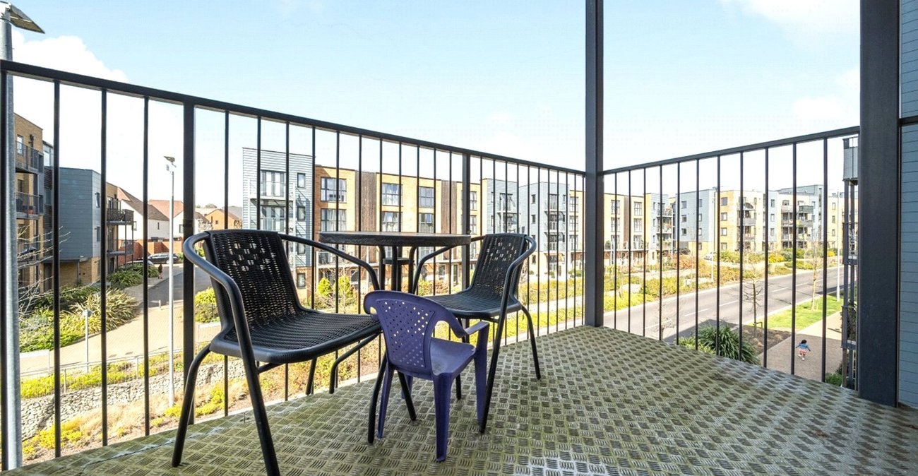 2 bedroom property for sale in Castle Hill | Robinson Jackson